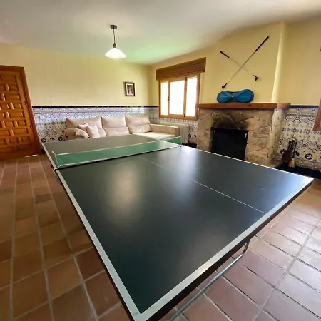 Chalet Independente Con Salón De Juegos Y Jacuzzi *